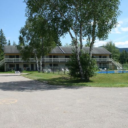 La Cuillere A Pot Hotell Saint-Donat-de-Montcalm Exteriör bild