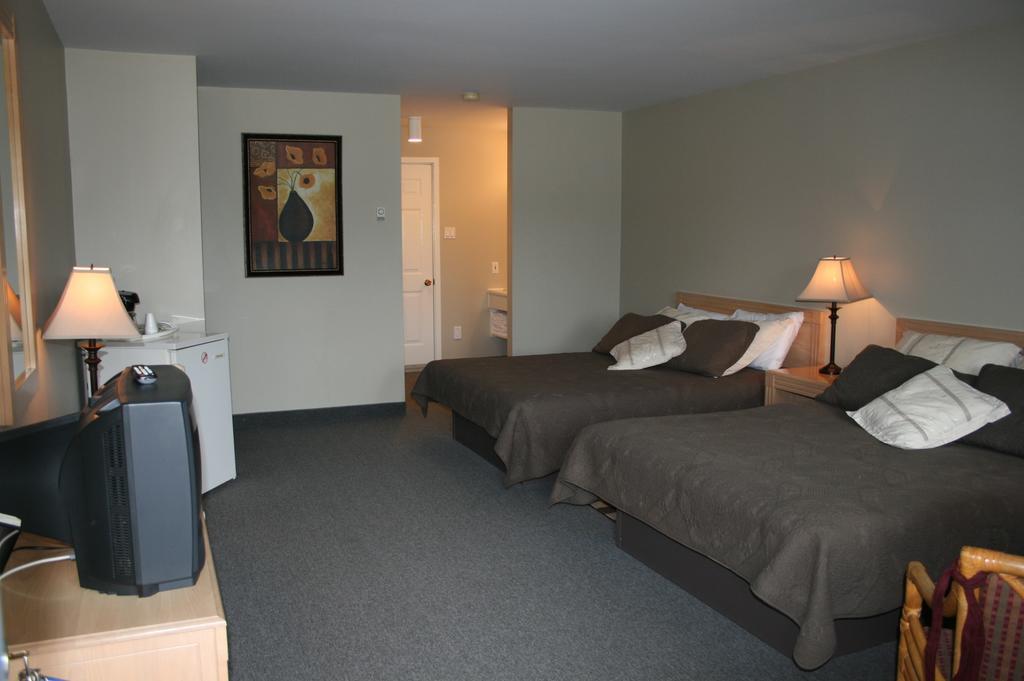 La Cuillere A Pot Hotell Saint-Donat-de-Montcalm Rum bild