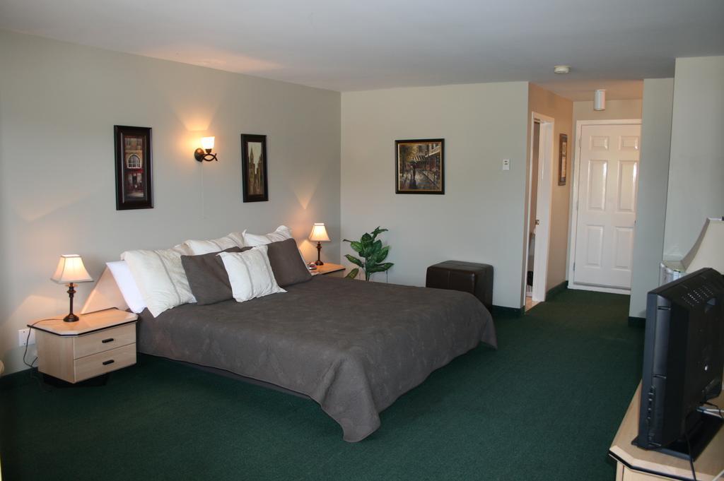 La Cuillere A Pot Hotell Saint-Donat-de-Montcalm Rum bild
